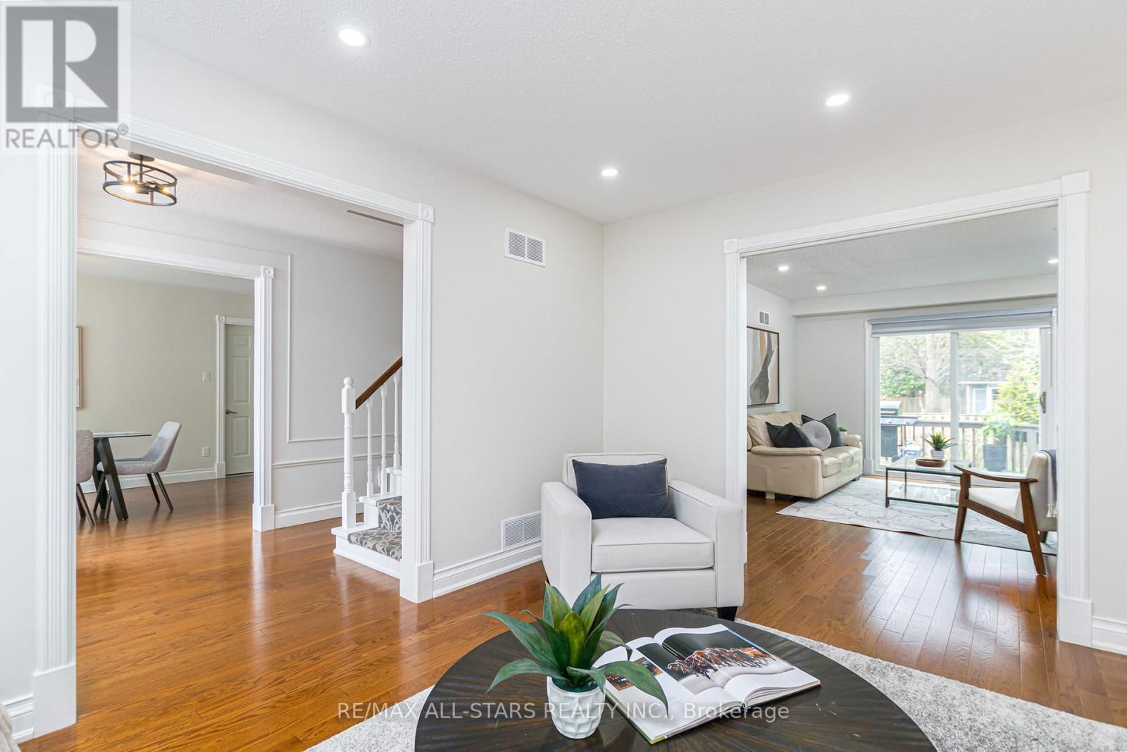 40 SIR GAWAINE PLACE Image 11