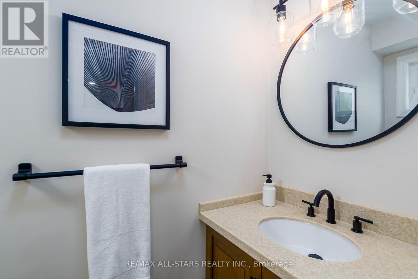 40 SIR GAWAINE PLACE Image 16