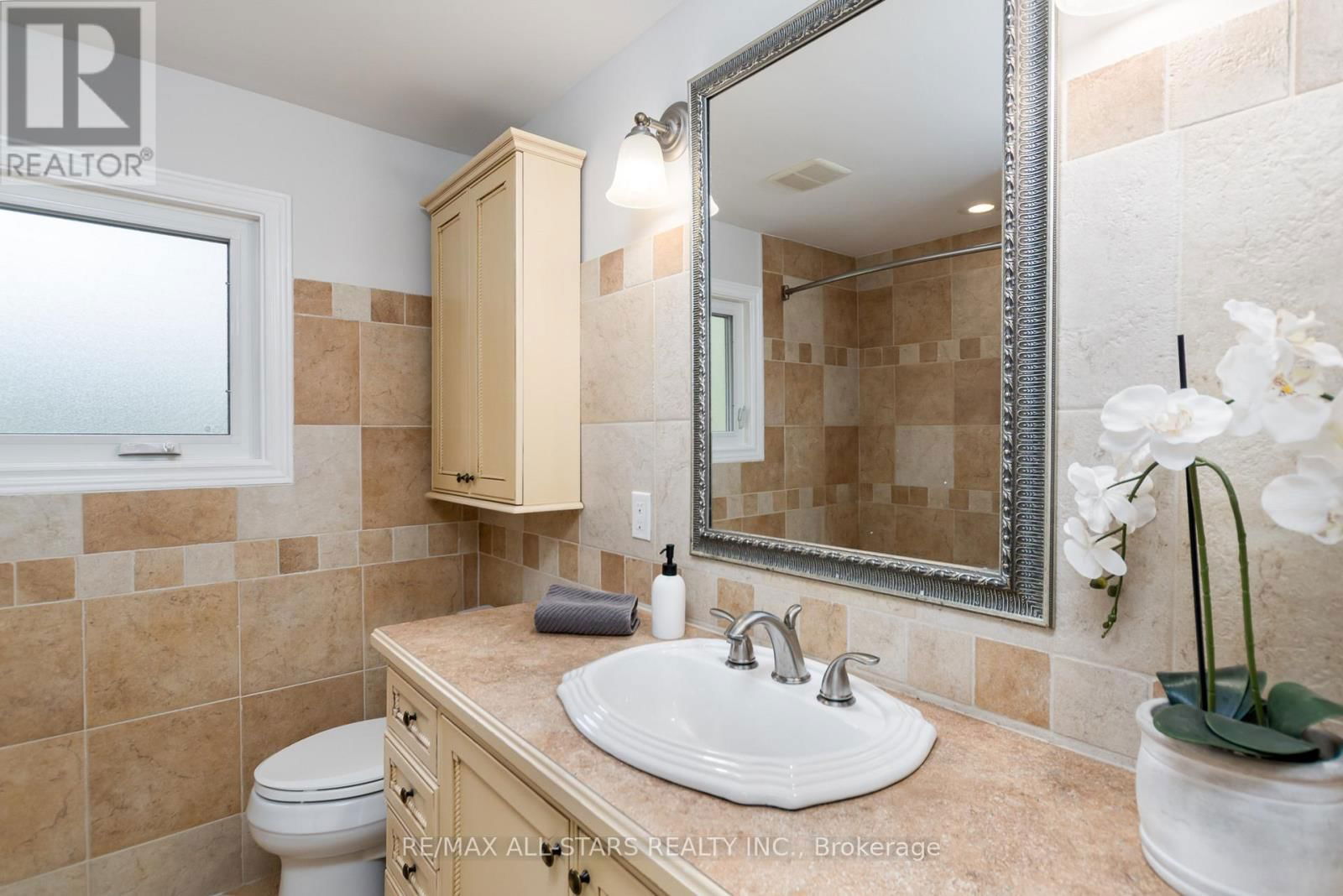 40 SIR GAWAINE PLACE Image 22