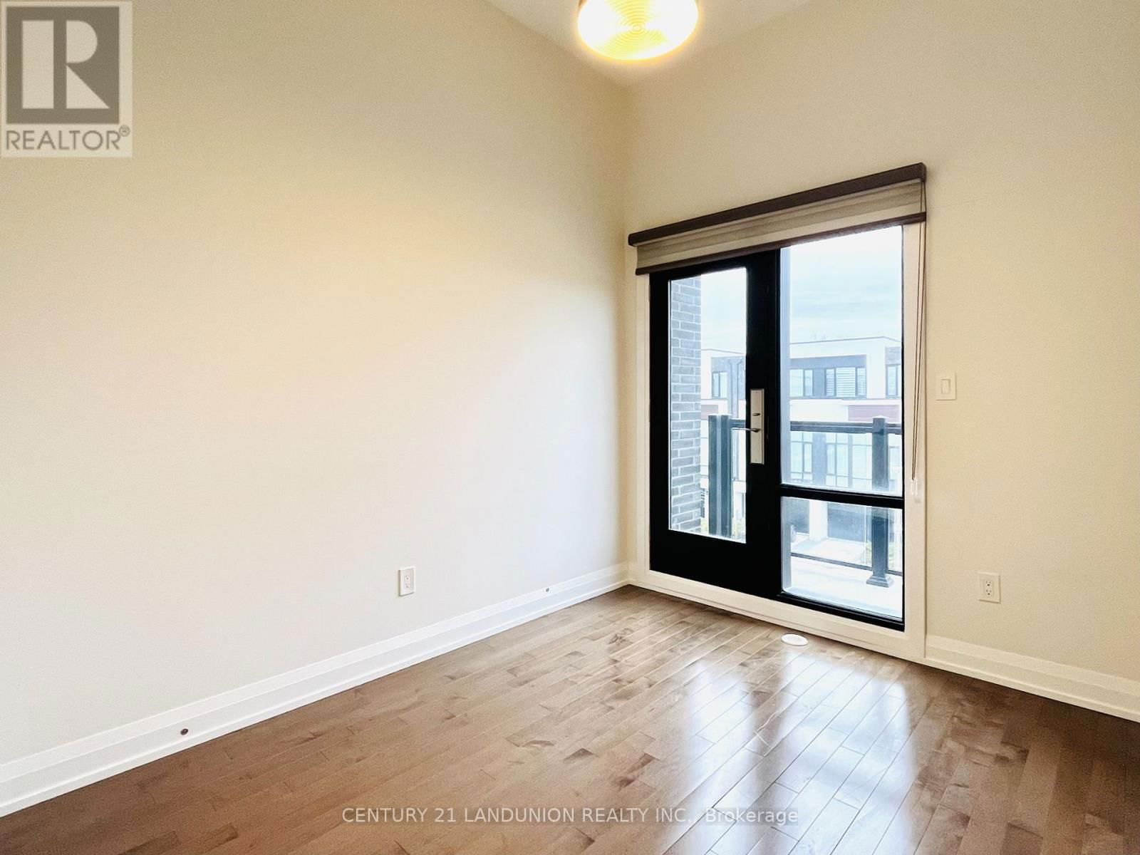 9601 BATHURST STREET Image 11