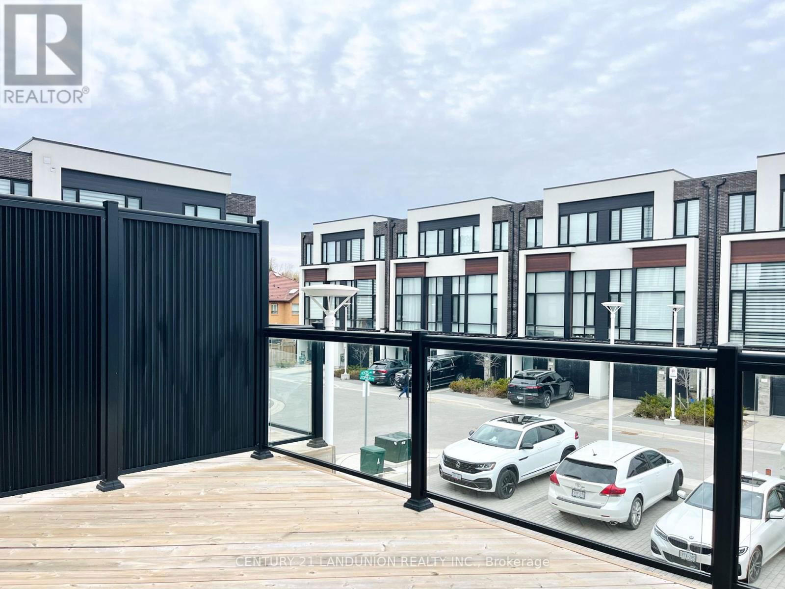 9601 BATHURST STREET Image 16