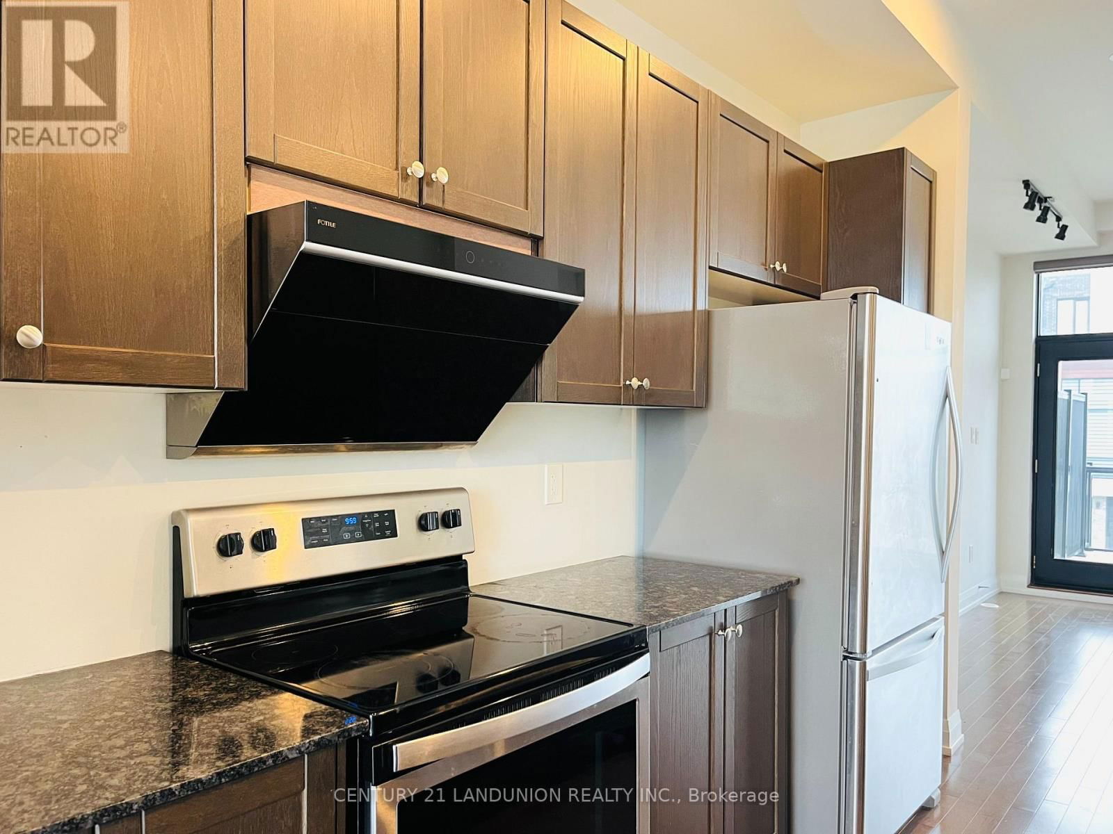 9601 BATHURST STREET Image 2