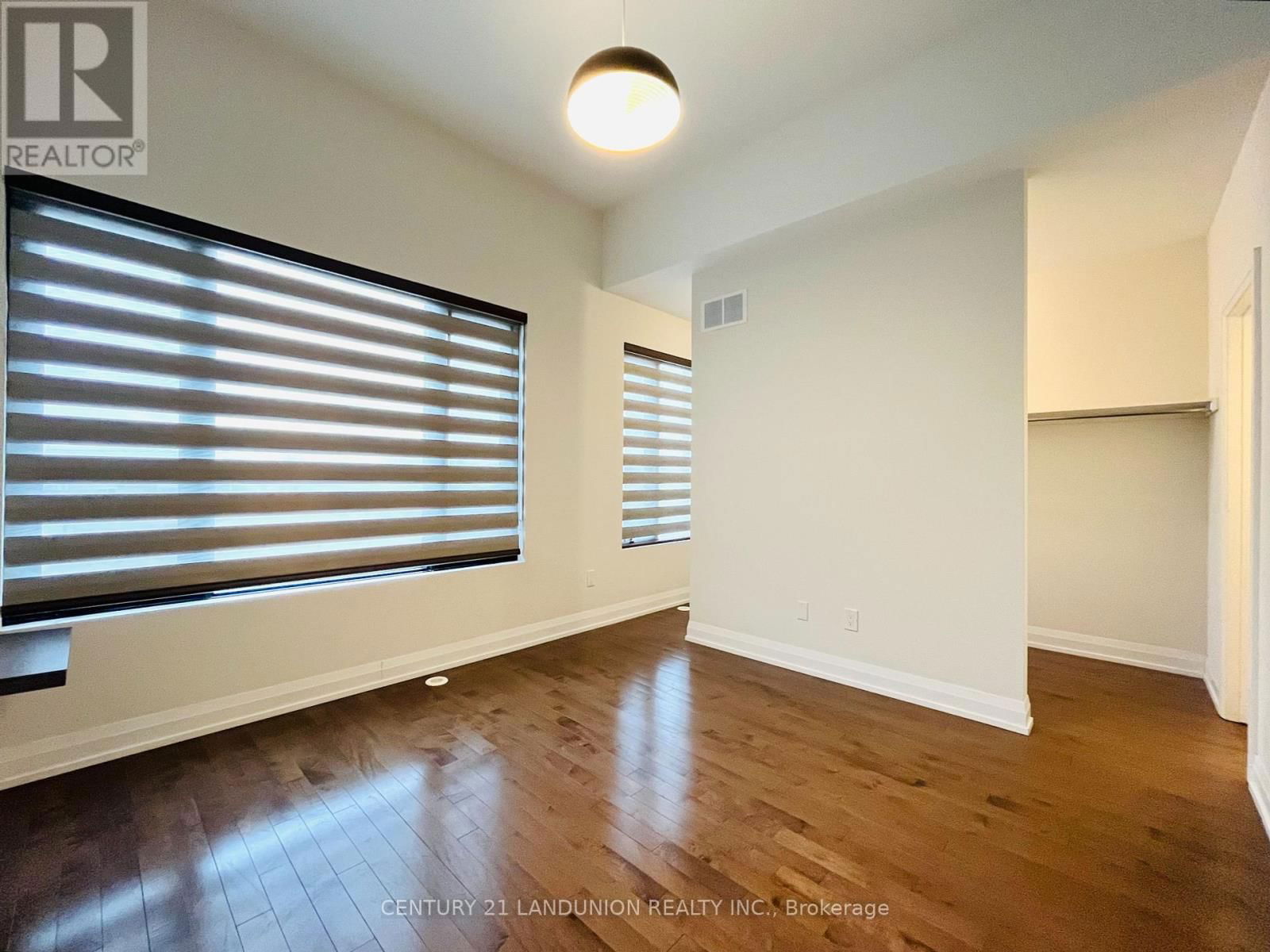 9601 BATHURST STREET Image 6