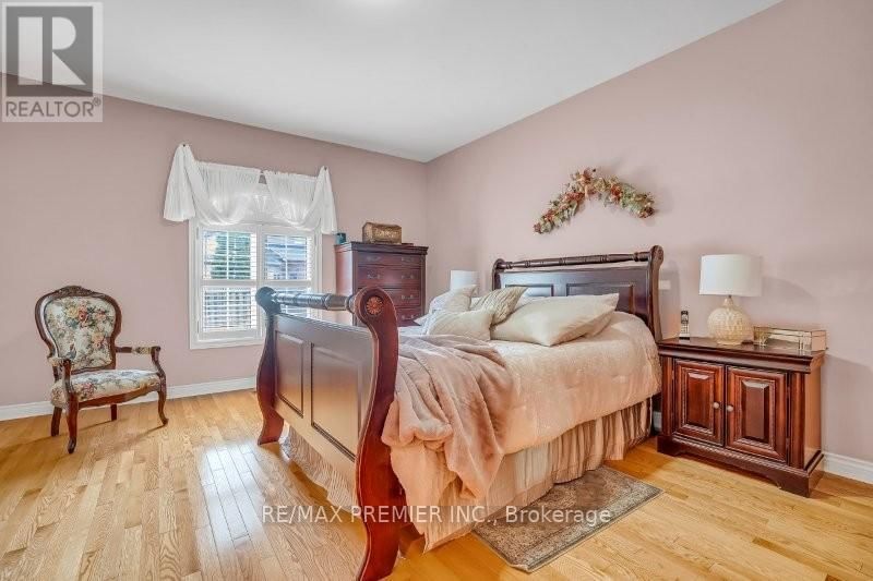 3 AVRO ROAD Image 16