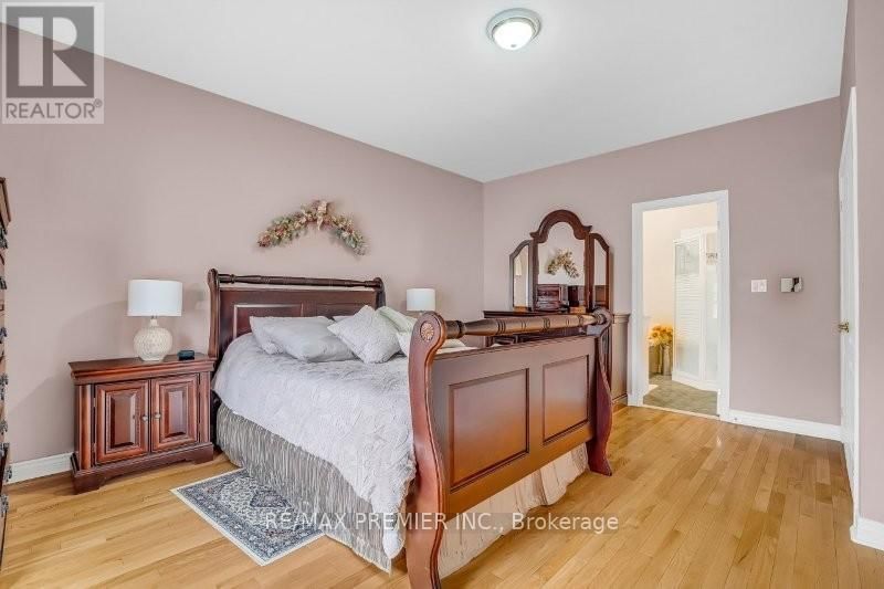 3 AVRO ROAD Image 17