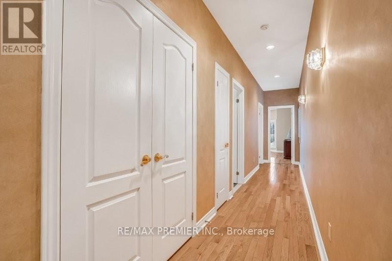 3 AVRO ROAD Image 19