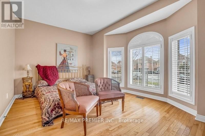 3 AVRO ROAD Image 21