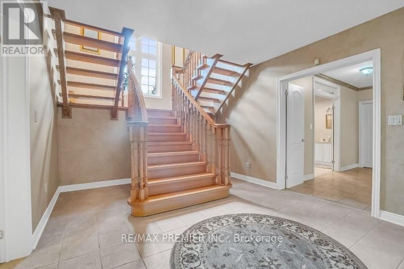 3 AVRO ROAD Image 26
