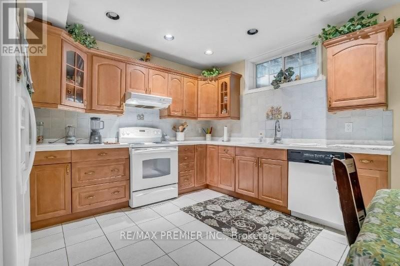 3 AVRO ROAD Image 27