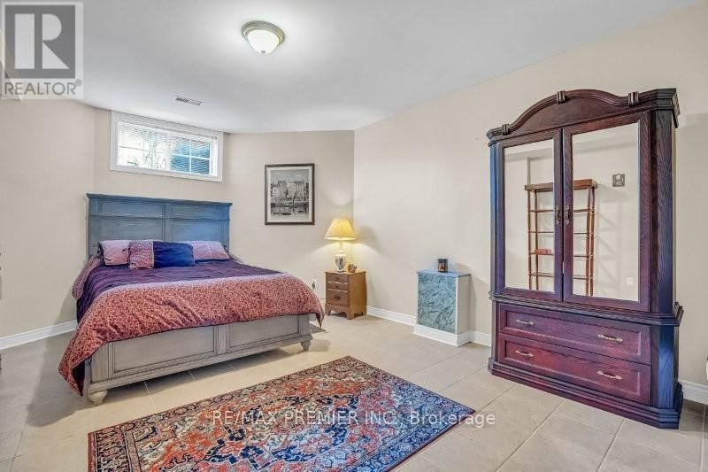 3 AVRO ROAD Image 31