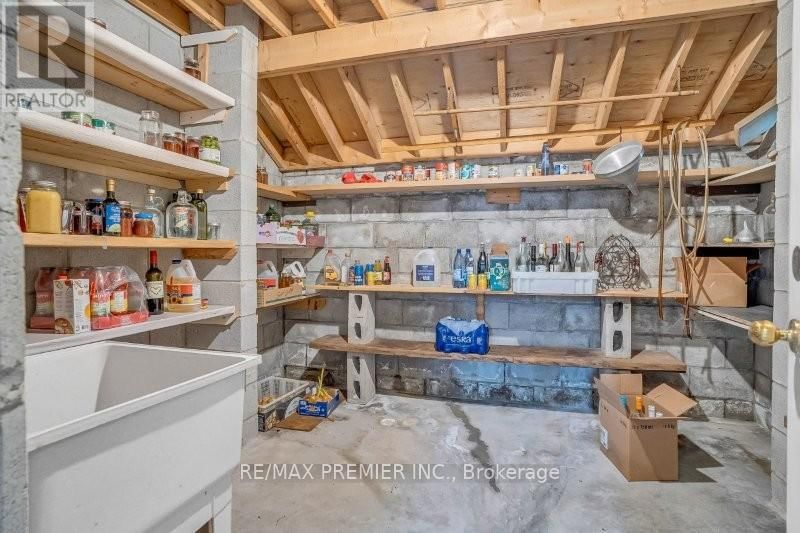 3 AVRO ROAD Image 36