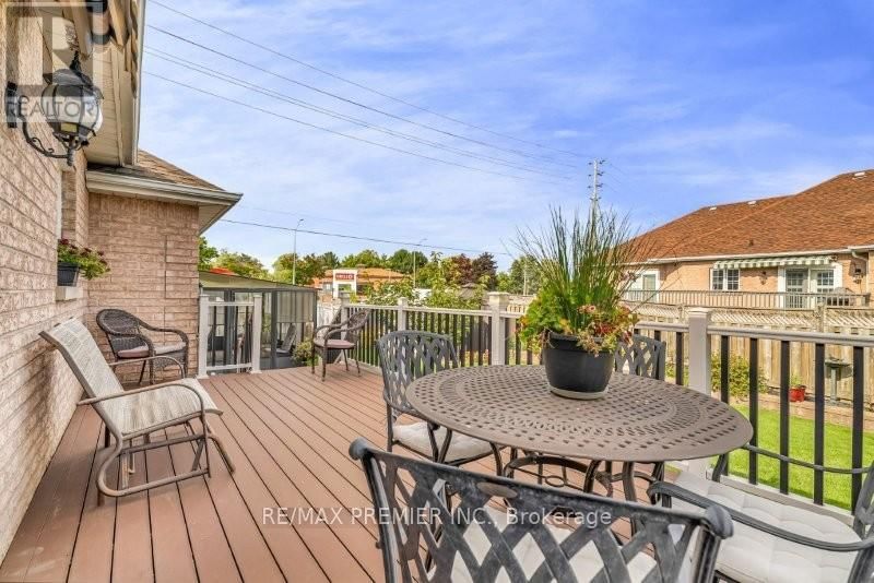 3 AVRO ROAD Image 39