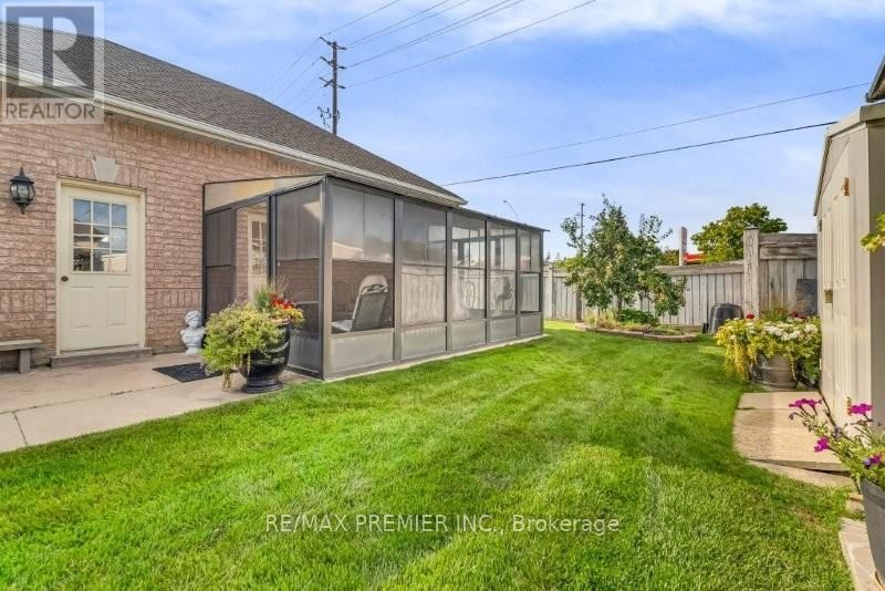 3 AVRO ROAD Image 41