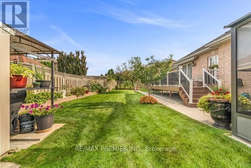 3 AVRO ROAD Image 43