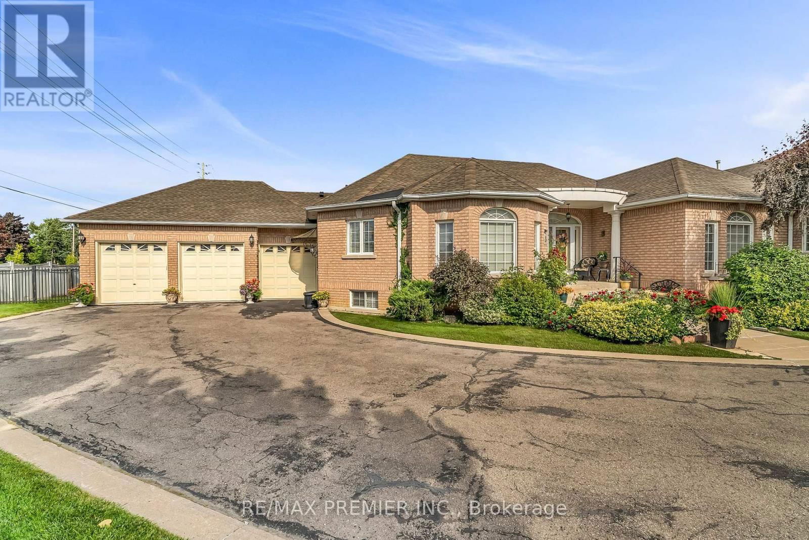 3 AVRO ROAD Image 50