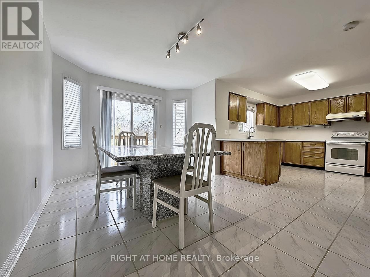 116 COOPERAGE CRESCENT Image 16