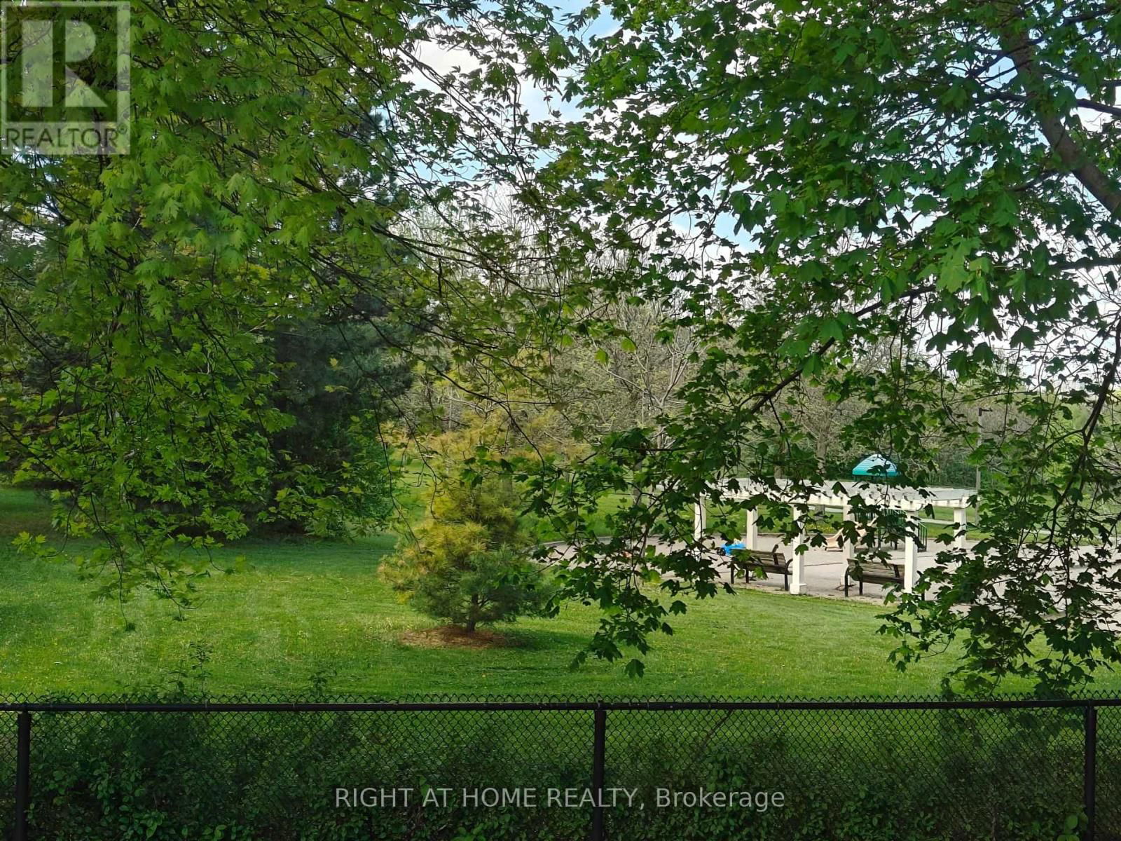 116 COOPERAGE CRESCENT Image 32