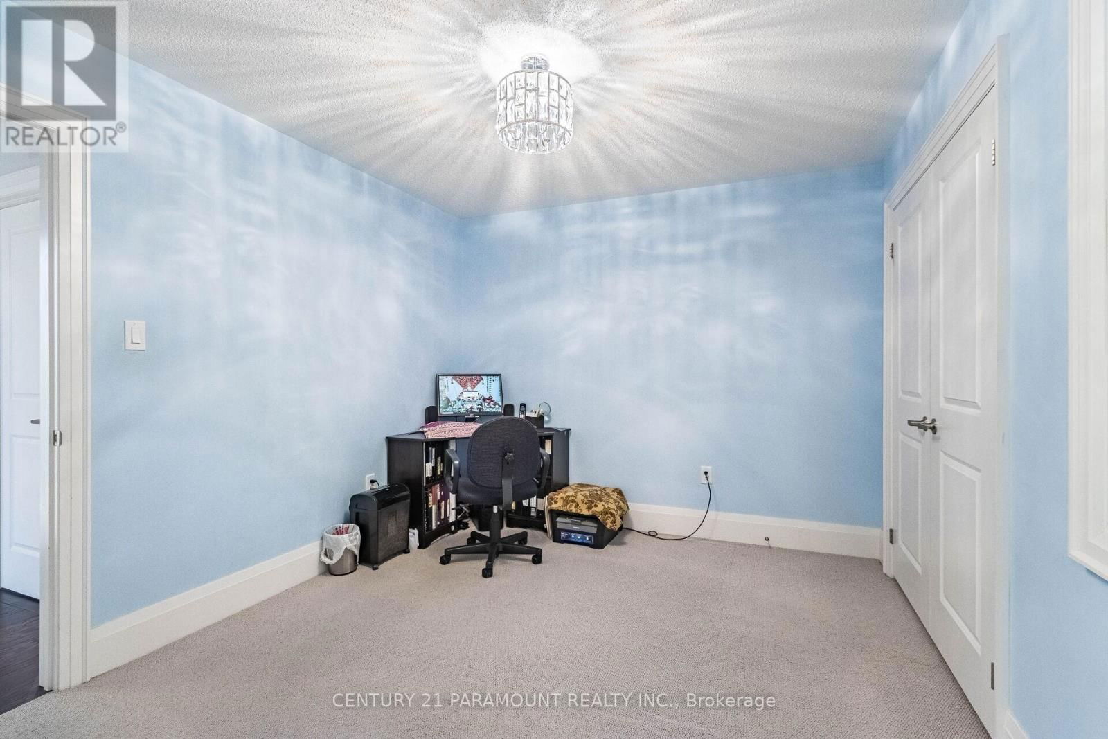 10 DONNAN DRIVE WEST Image 38
