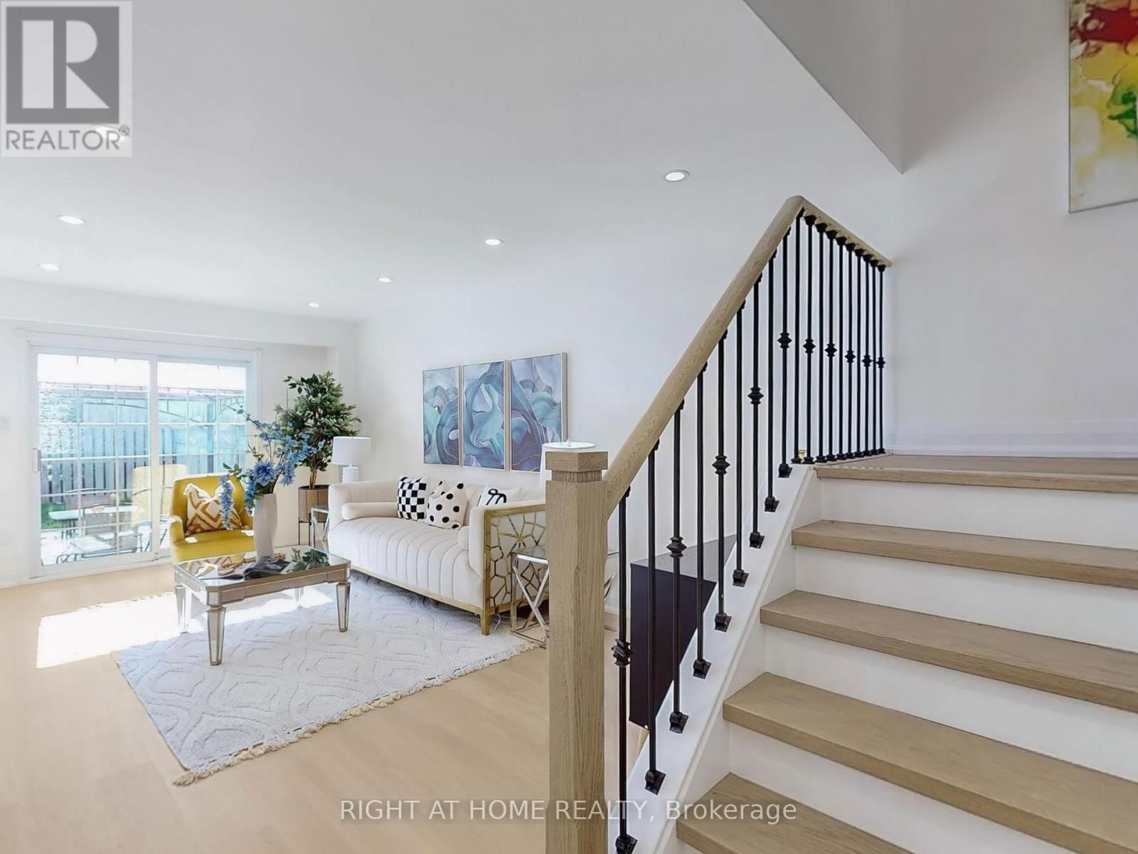 94 REGINALD CRESCENT Image 13
