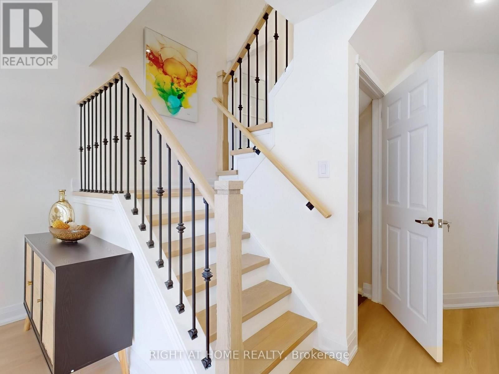 94 REGINALD CRESCENT Image 14