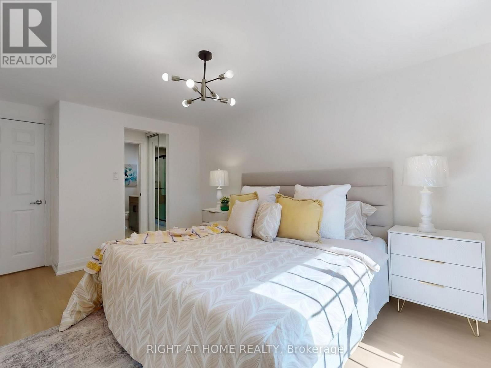 94 REGINALD CRESCENT Image 19