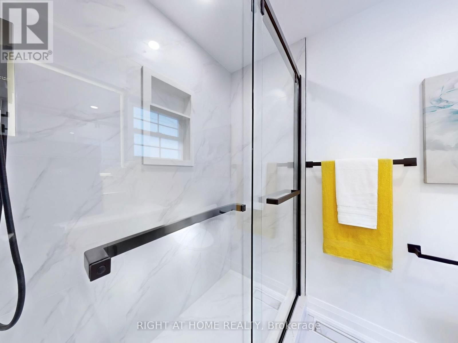 94 REGINALD CRESCENT Image 21