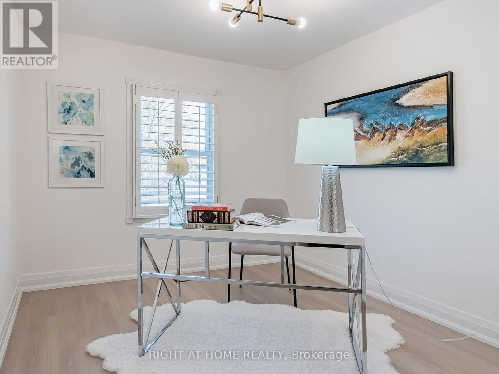 94 REGINALD CRESCENT Image 24