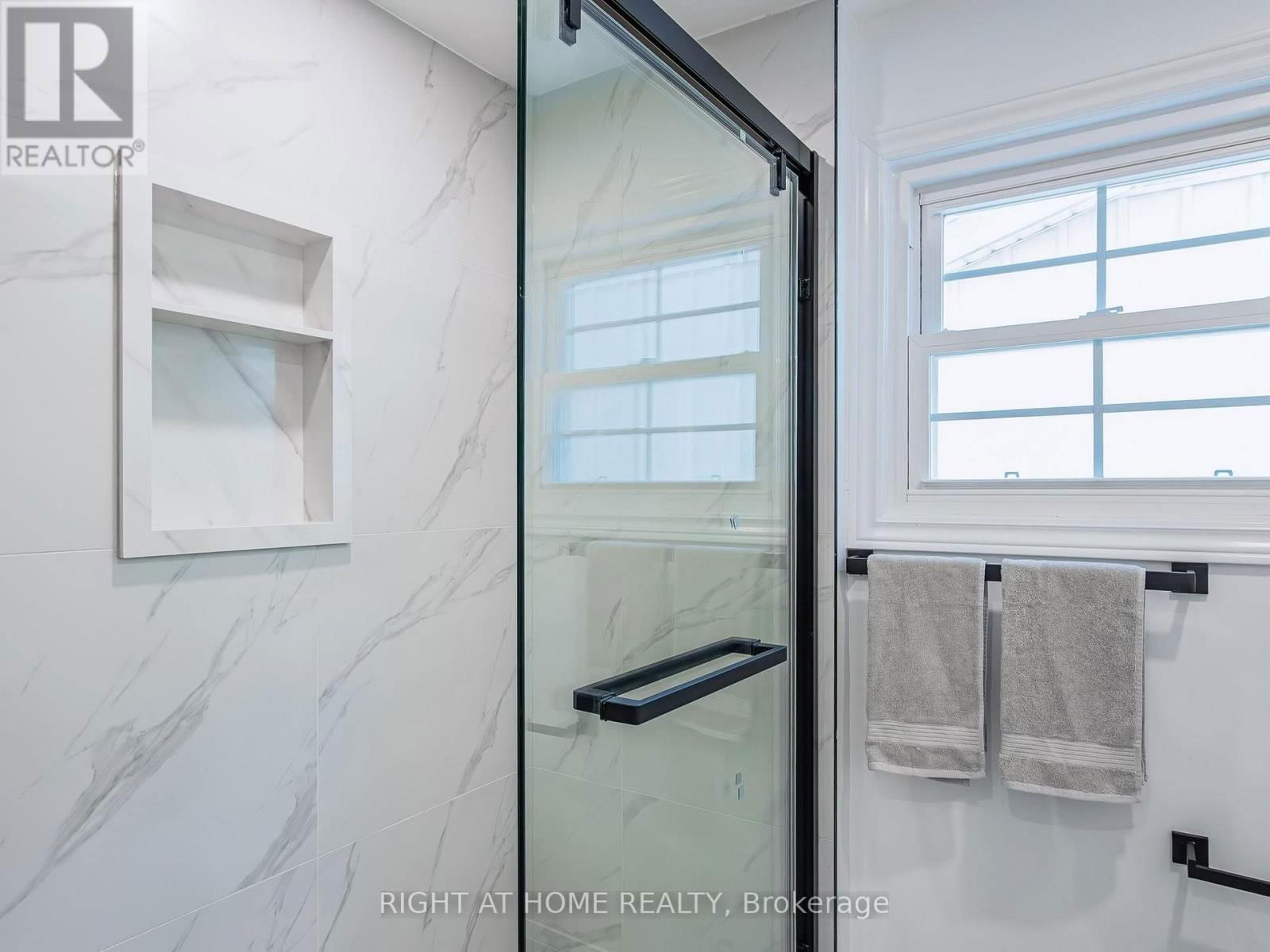 94 REGINALD CRESCENT Image 27