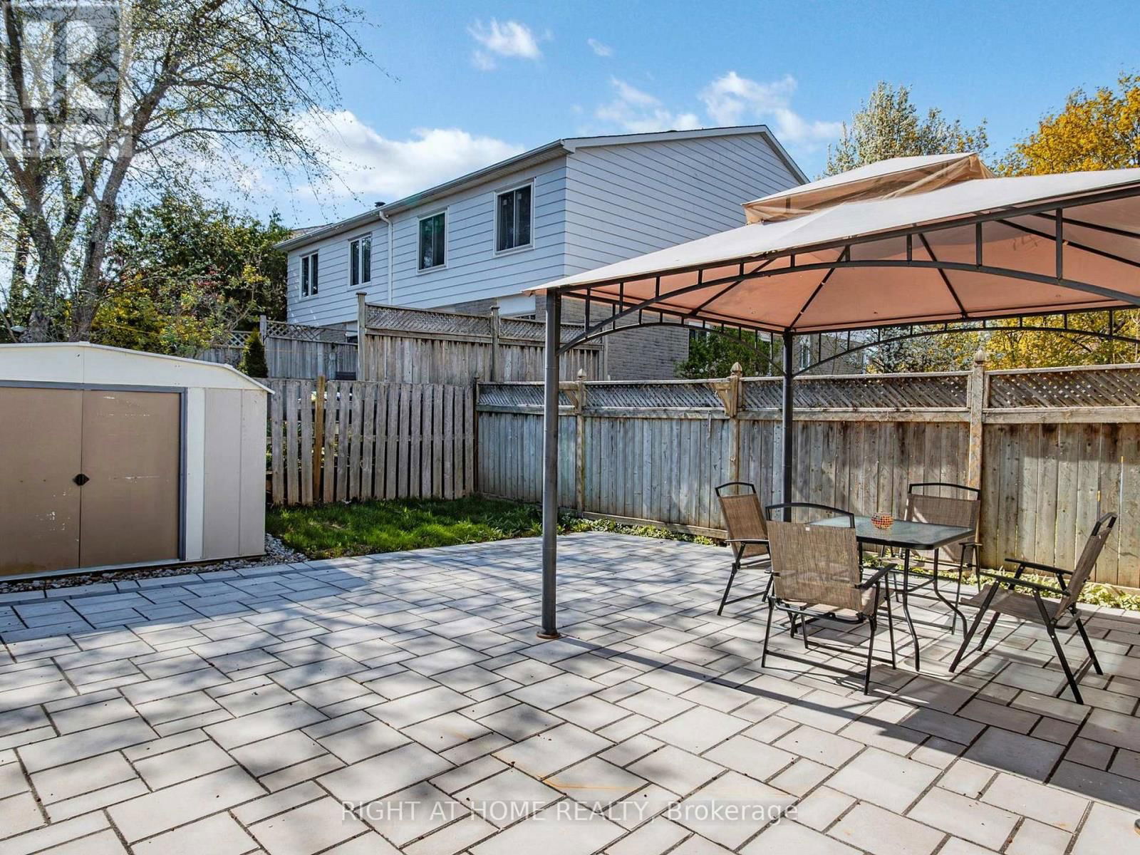 94 REGINALD CRESCENT Image 32