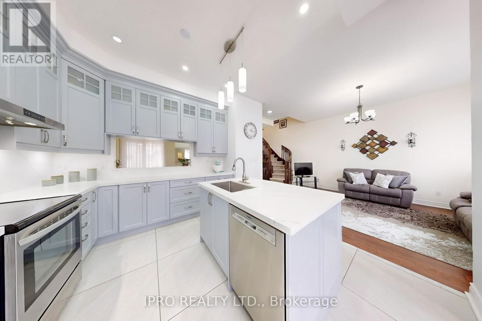 4 COPPERSTONE CRESCENT Image 16