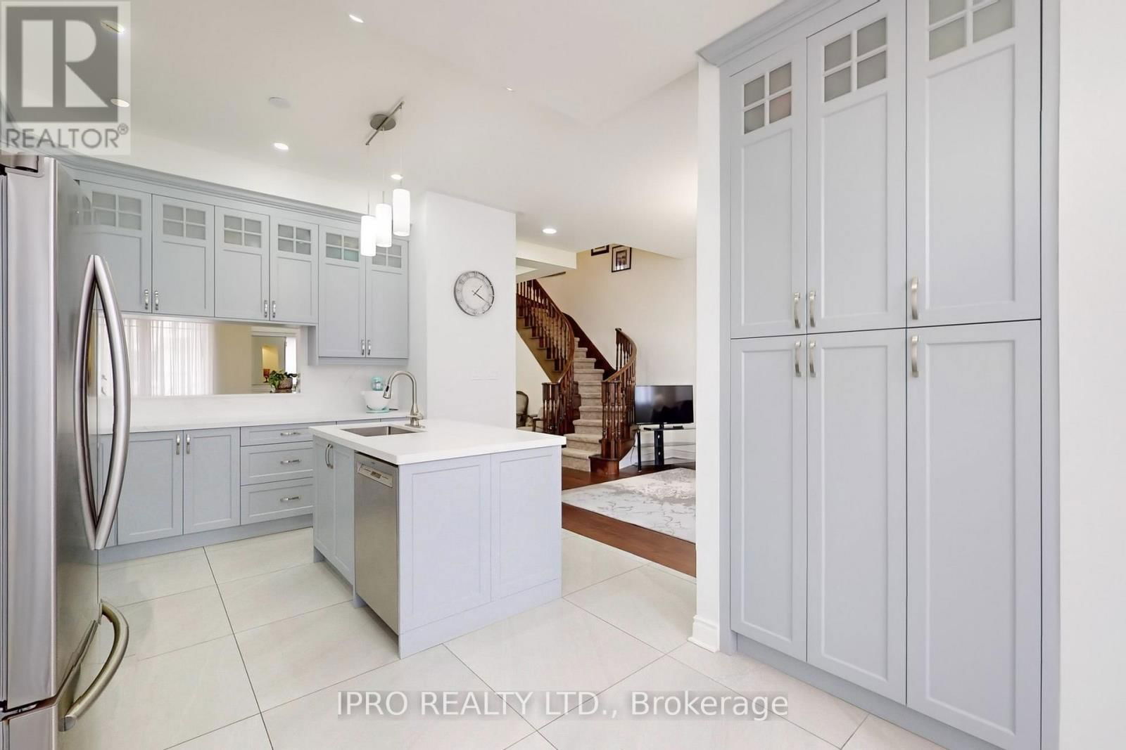 4 COPPERSTONE CRESCENT Image 18