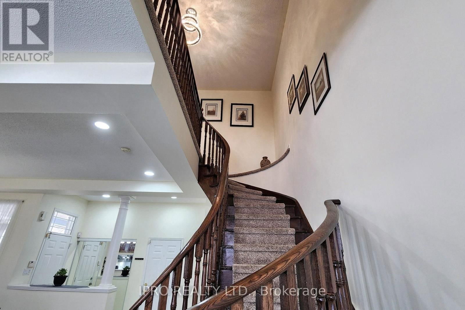4 COPPERSTONE CRESCENT Image 23