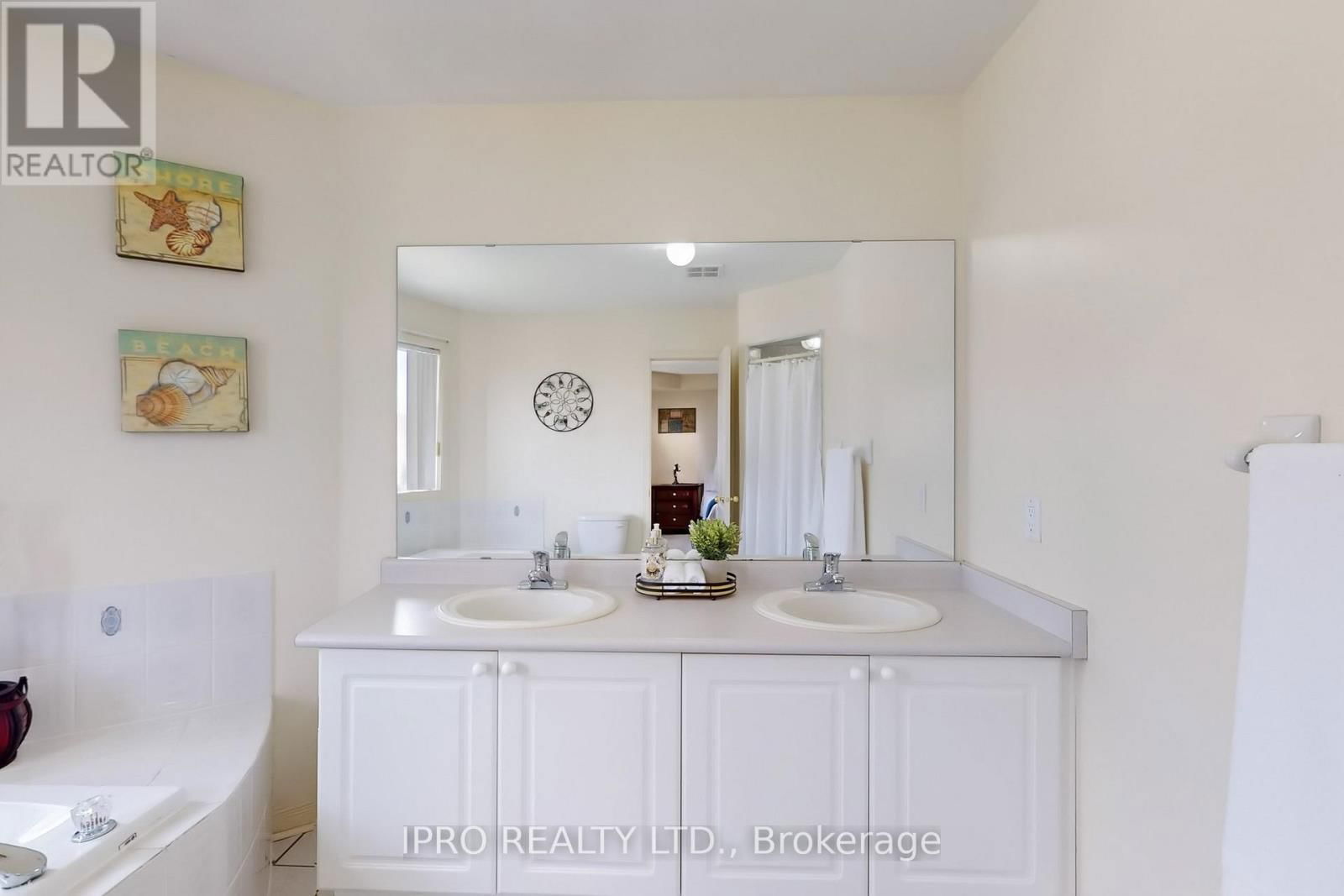 4 COPPERSTONE CRESCENT Image 30