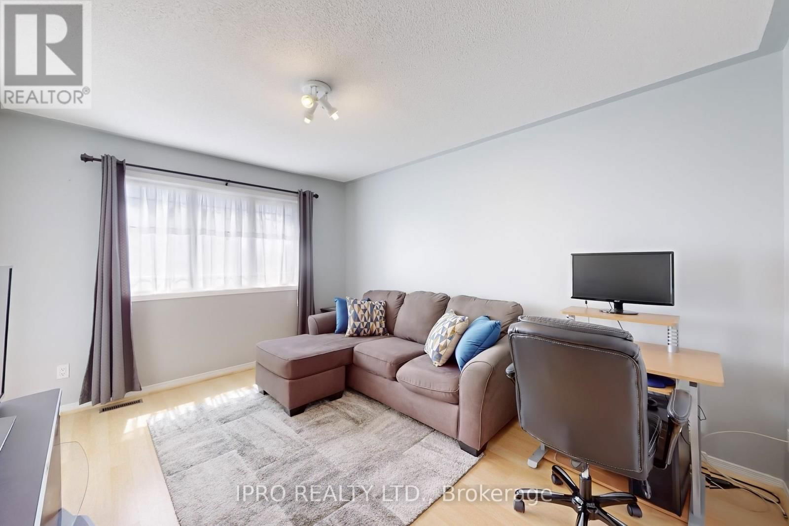 4 COPPERSTONE CRESCENT Image 32