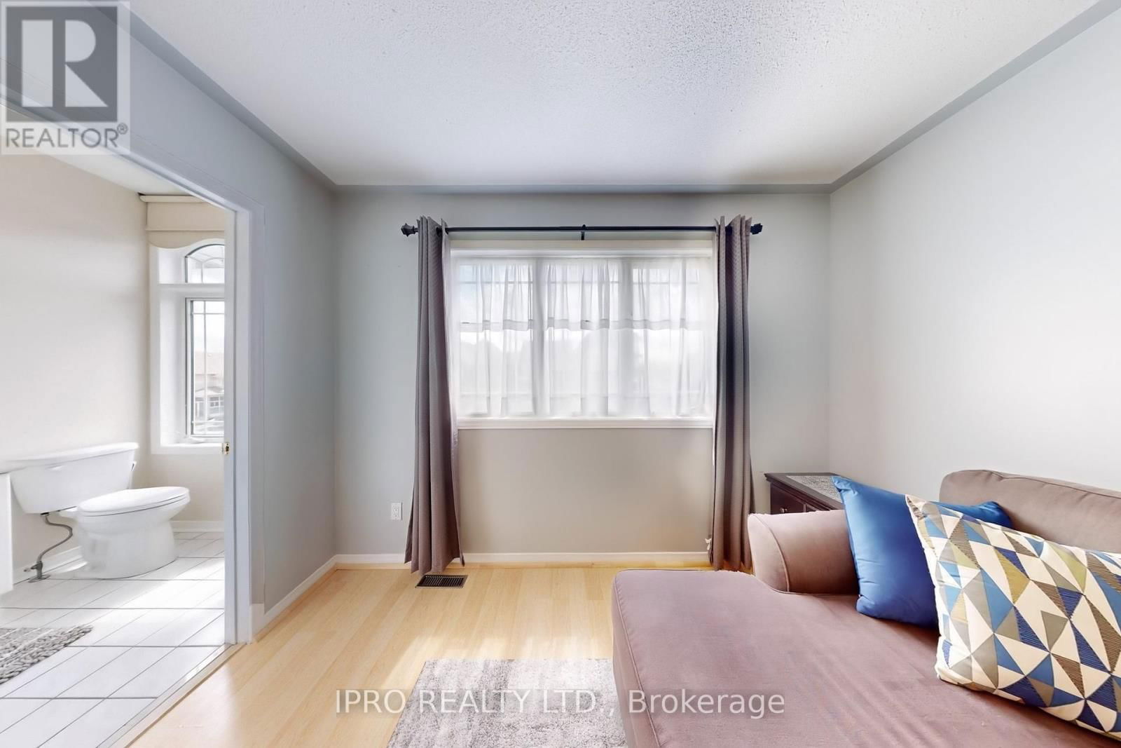4 COPPERSTONE CRESCENT Image 33