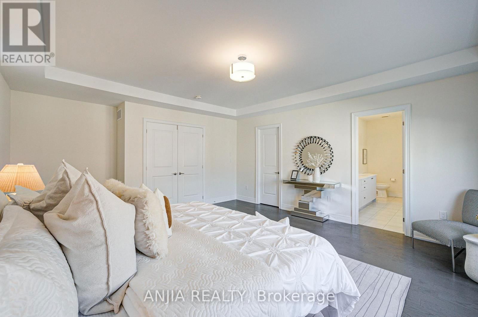 7 FAUCHARD STREET Image 31