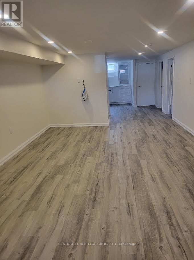 232 BLUE GRASS BOULEVARD Image 10