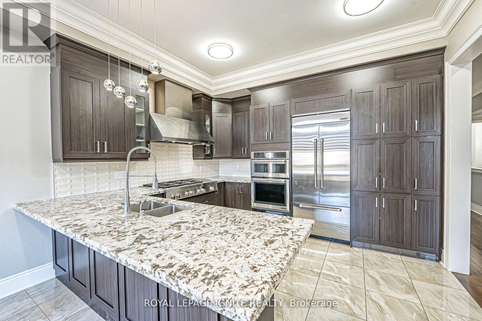 61 GIBSON CIRCLE Image 13