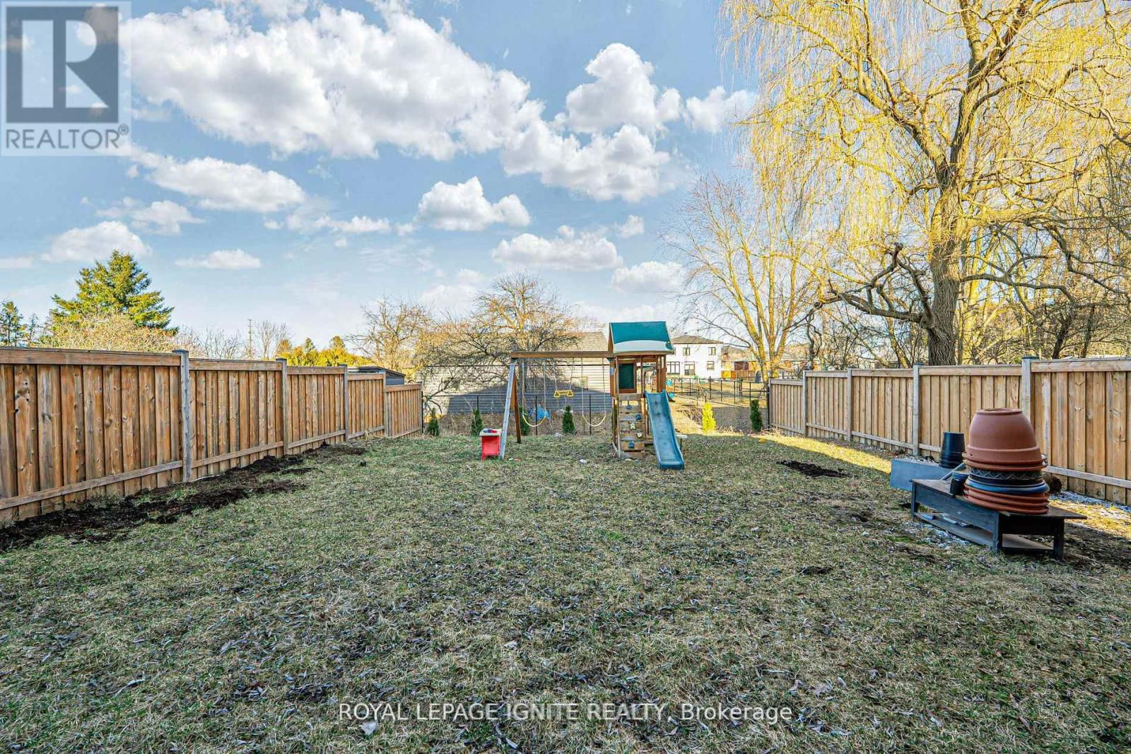 61 GIBSON CIRCLE Image 39