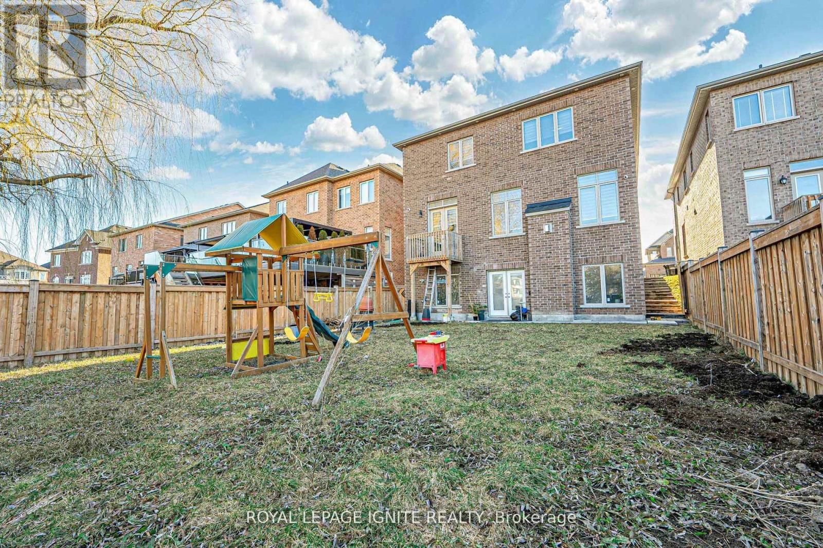 61 GIBSON CIRCLE Image 40