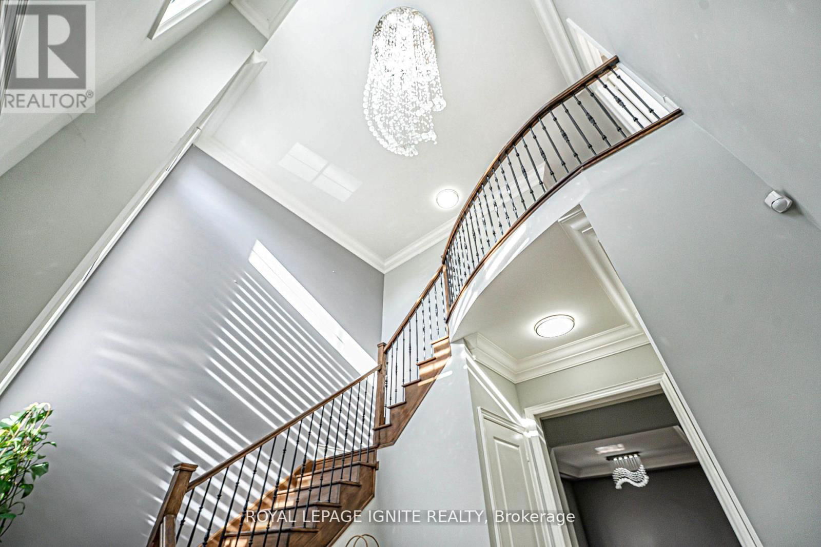 61 GIBSON CIRCLE Image 6