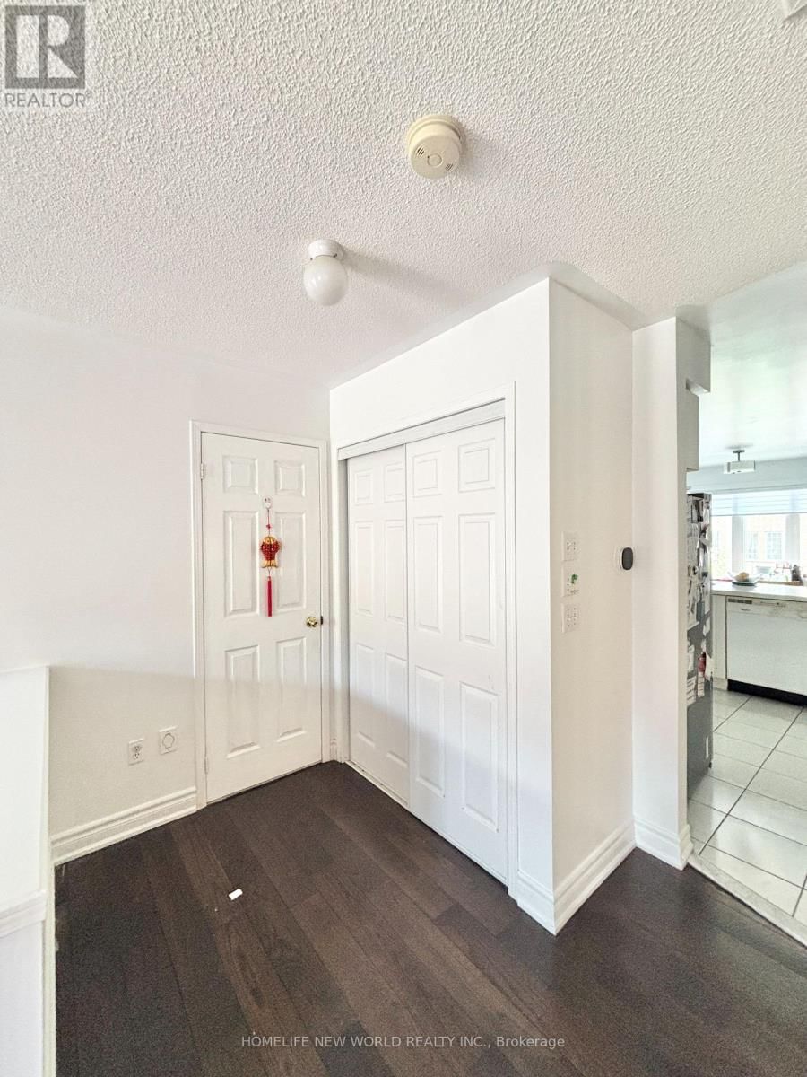 8 AZALEA GATE WAY Image 3
