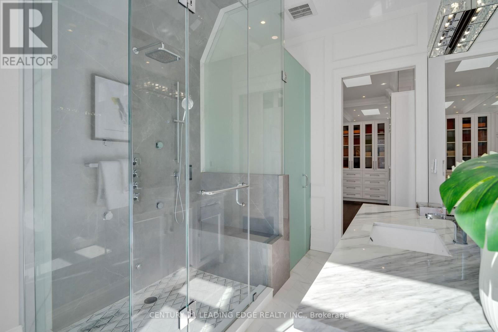 25 TALISMAN CRESCENT Image 38