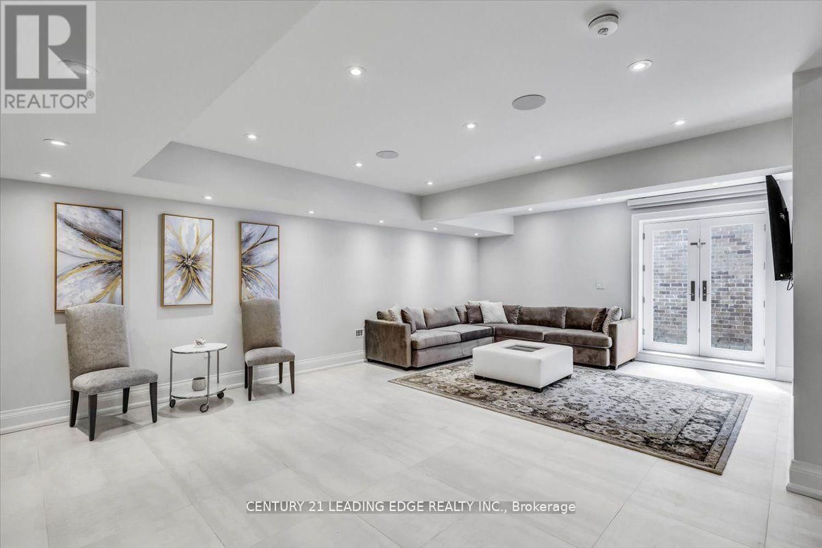 25 TALISMAN CRESCENT Image 40