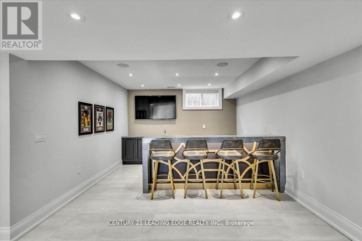 25 TALISMAN CRESCENT Image 41