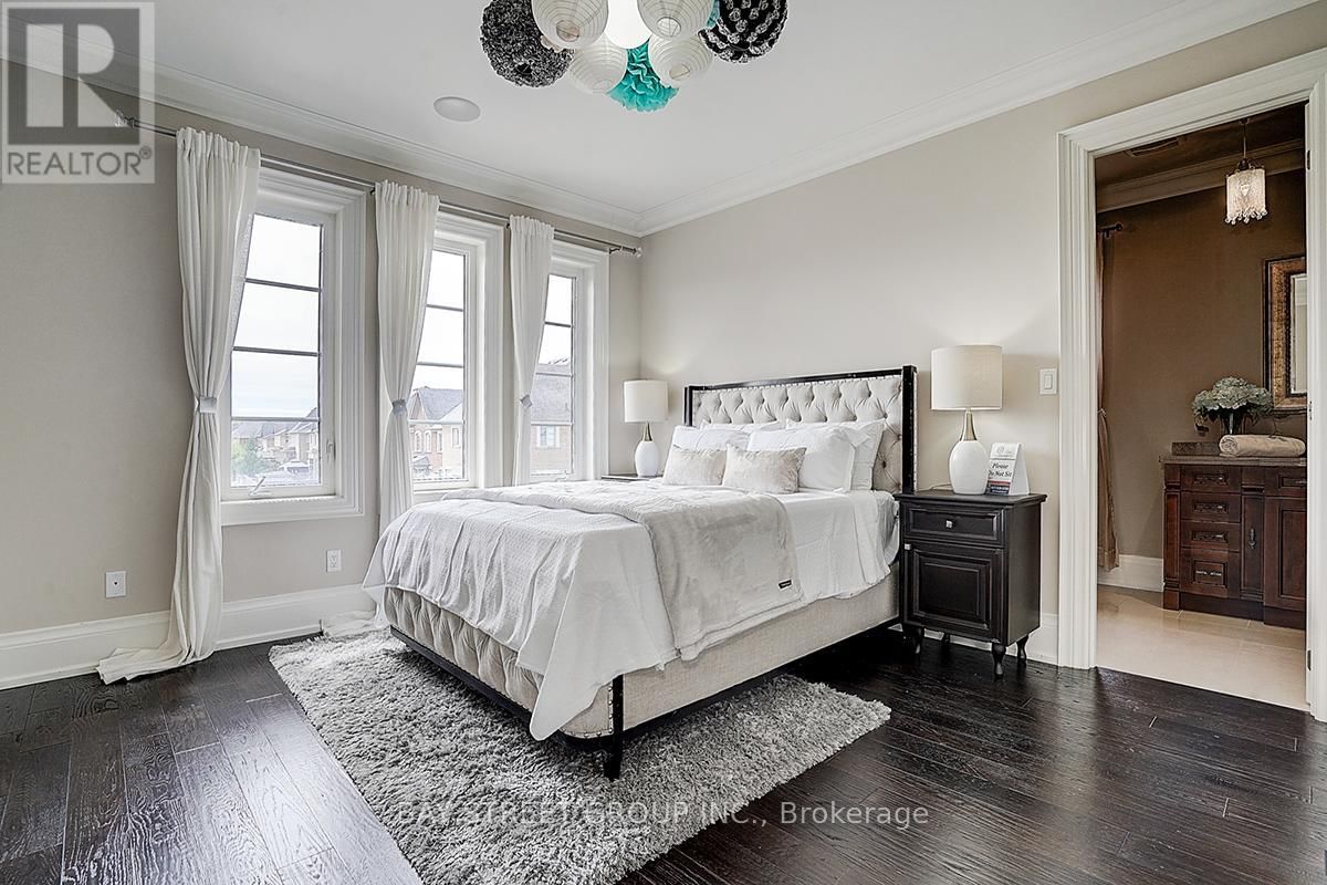 42 HAILSHAM COURT Image 37