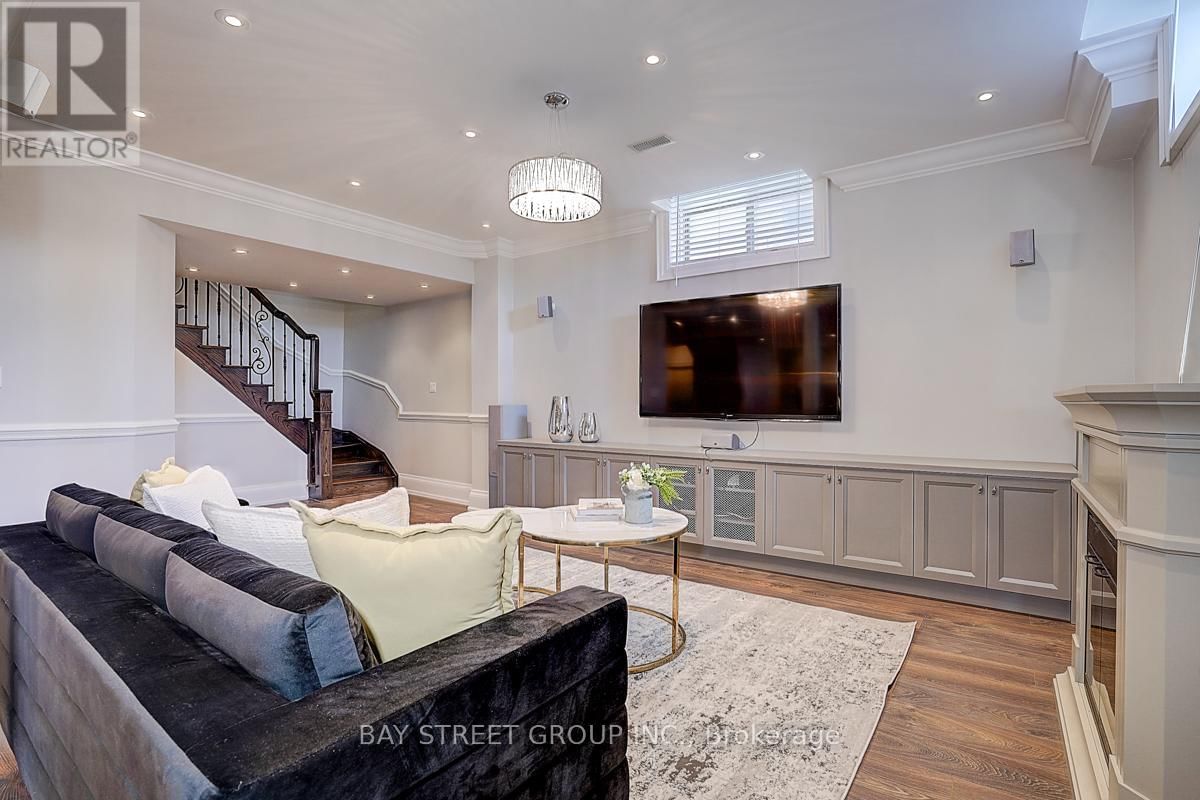 42 HAILSHAM COURT Image 41