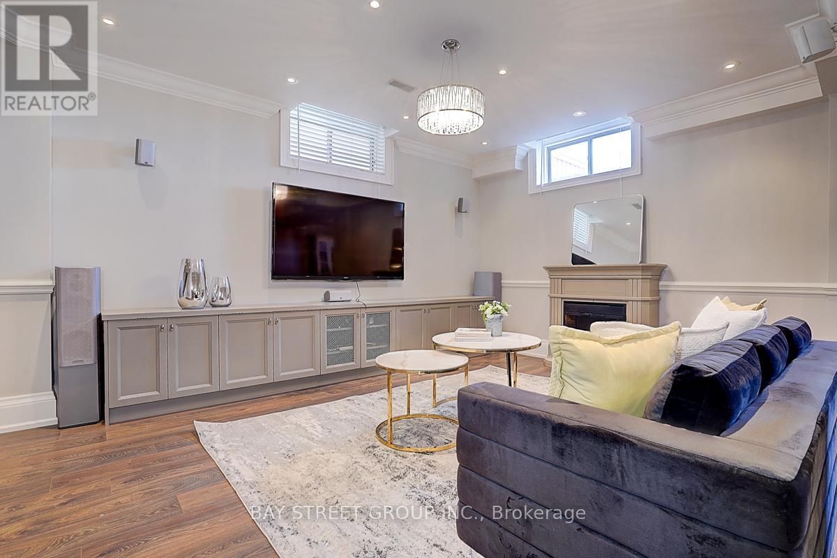 42 HAILSHAM COURT Image 42