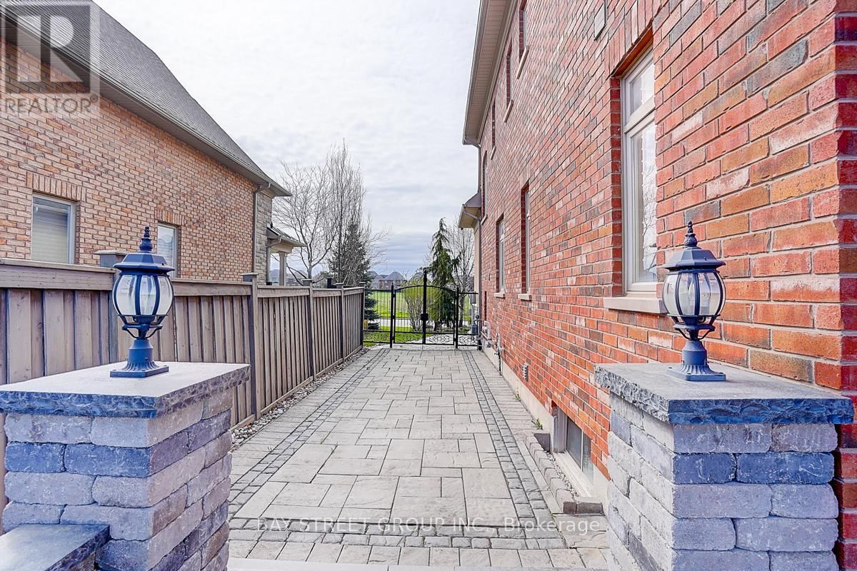 42 HAILSHAM COURT Image 45