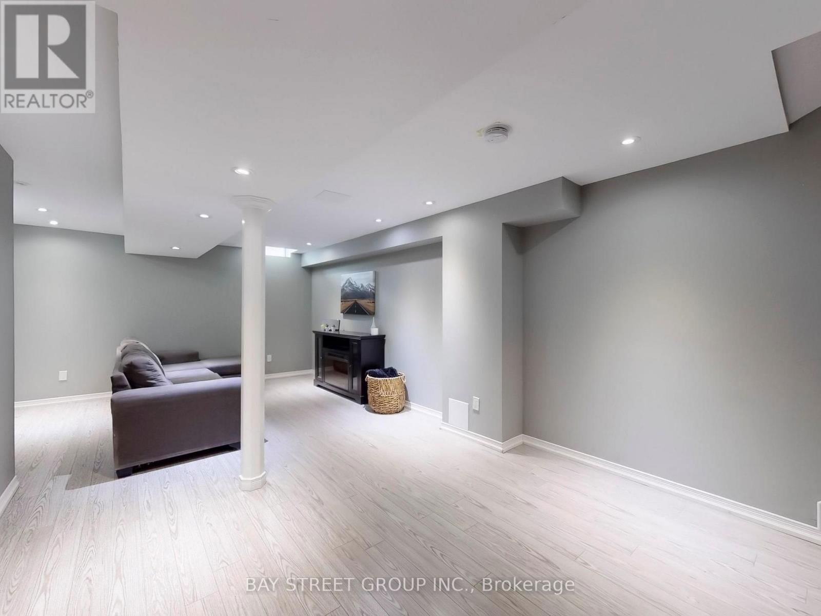 116 WOODROOF CRESCENT Image 34